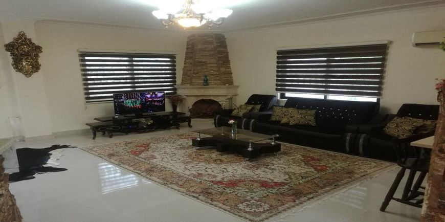 ویلا باغ جنگی 1000 متری شیک-4601